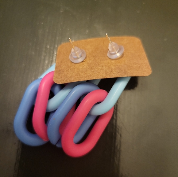 Brand new earrings - Picture 2 of 2